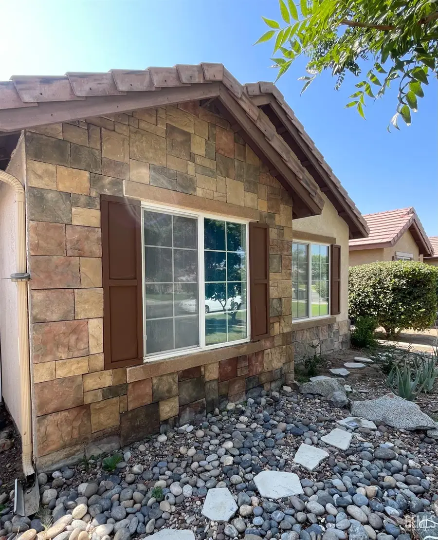 12317 LAVINA AVENUE, Bakersfield, CA 93312 - Image #3