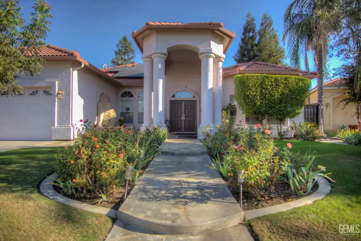 10706 FOUR BEARS DRIVE, Bakersfield, CA 93312 - Image #1