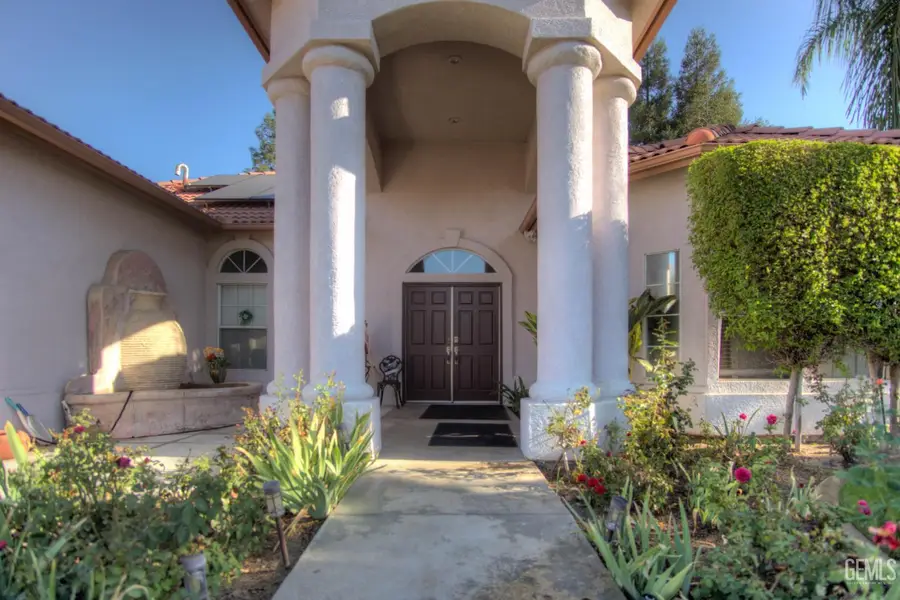 10706 FOUR BEARS DRIVE, Bakersfield, CA 93312 - Image #3