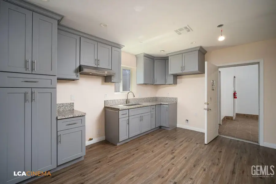 428 CENTER STREET #A, Taft, CA 93268 - Image #2