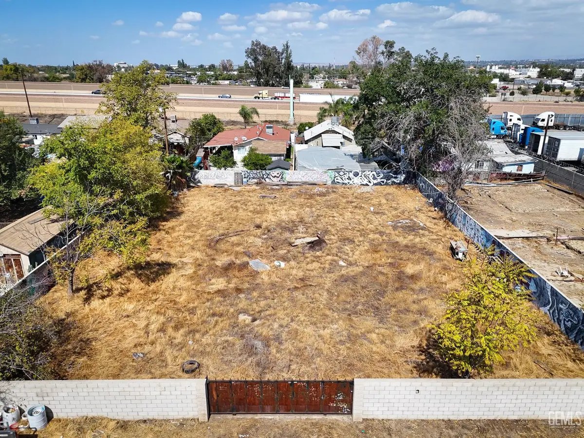 506 FERRY STREET, Bakersfield, CA 93304 - Image #1