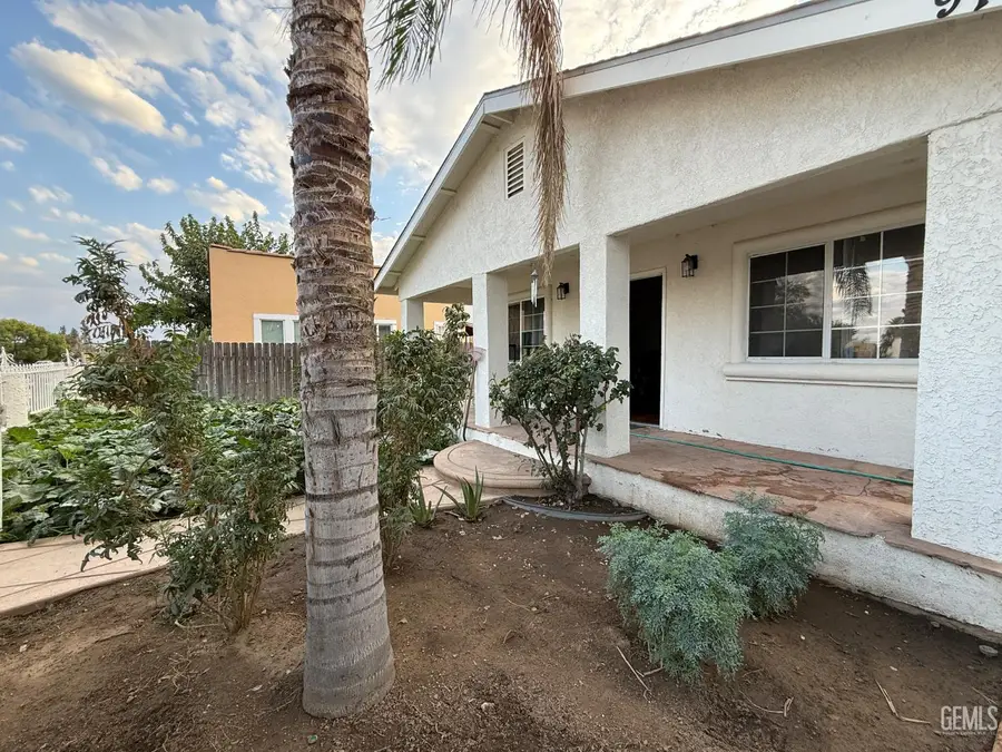 917 P STREET, Bakersfield, CA 93304 - Image #2