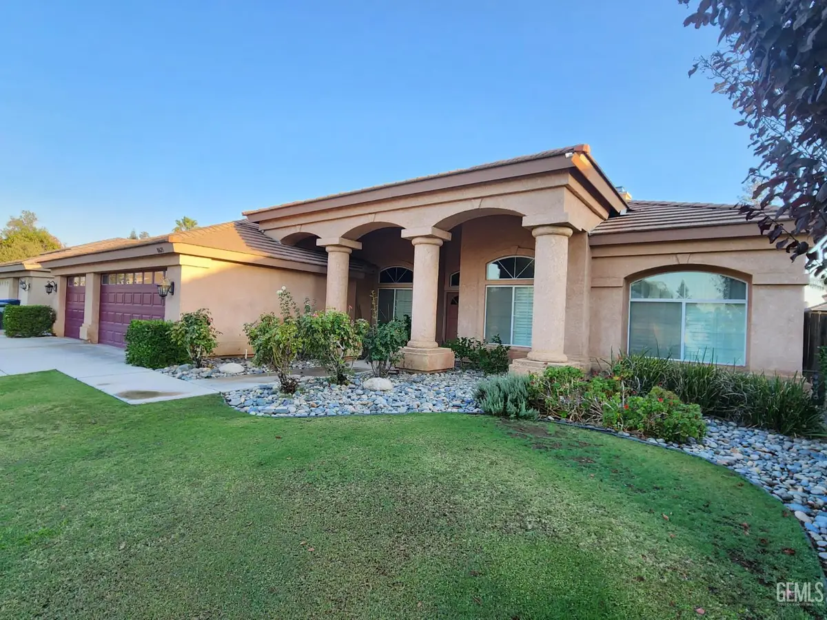 10623 FISHERS PEAK DRIVE, Bakersfield, CA 93312 - Image #1