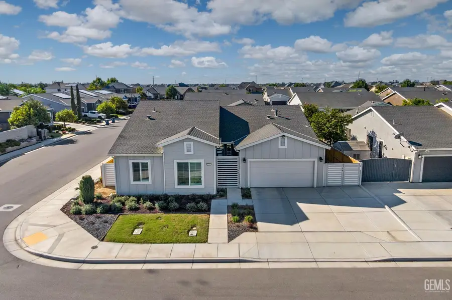 9223 MANOR FOREST LANE, Shafter, CA 93263 - Image #2