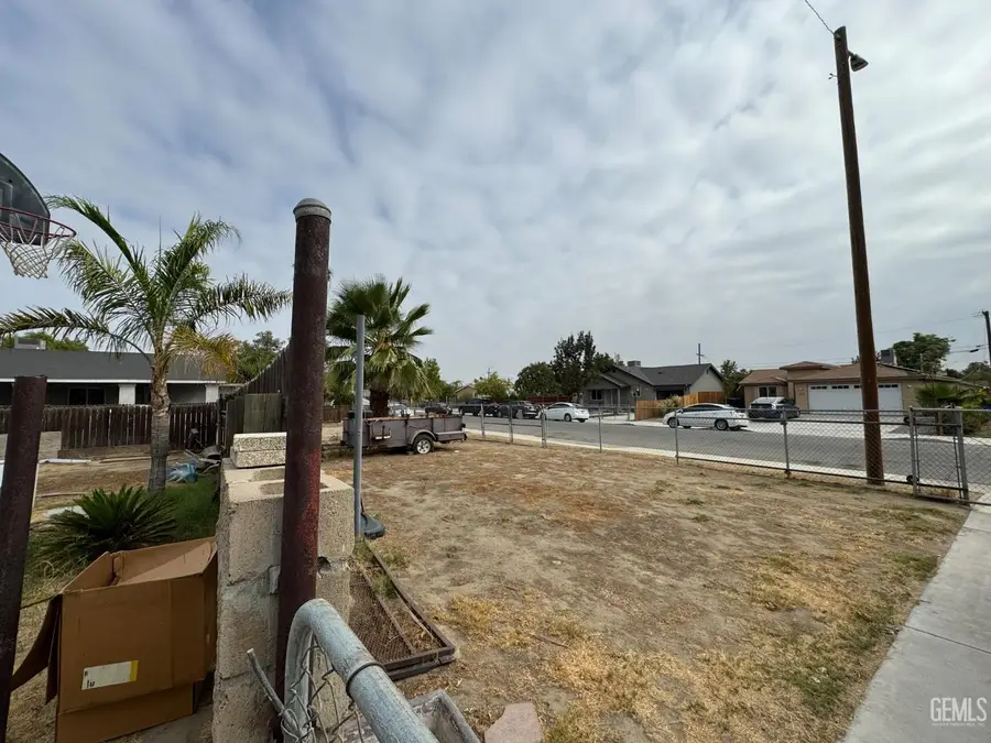 3517 LOTUS LANE, Bakersfield, CA 93307 - Image #3