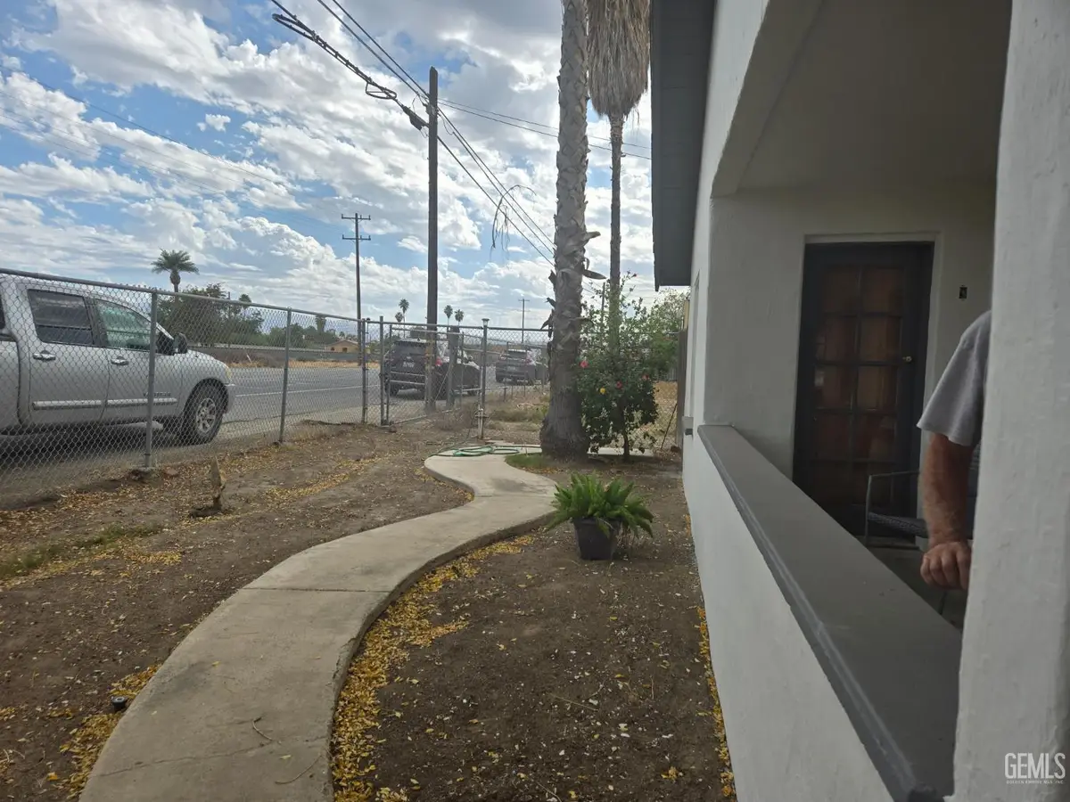 3721 EDISON HIGHWAY, Bakersfield, CA 93307 - Image #1