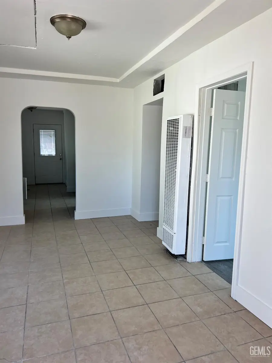 814 Q STREET, Bakersfield, CA 93304 - Image #3