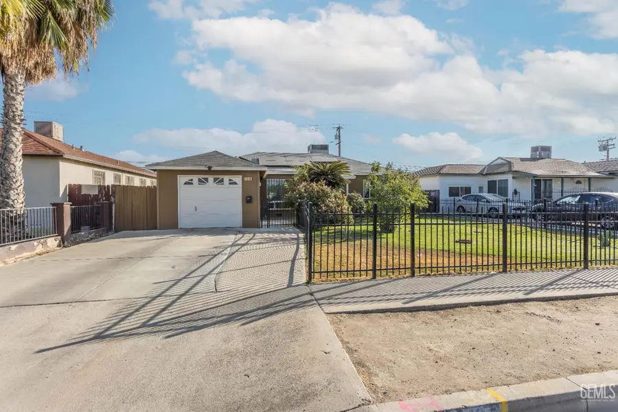 1518 9TH AVENUE, Delano, CA 93215 - Image #2