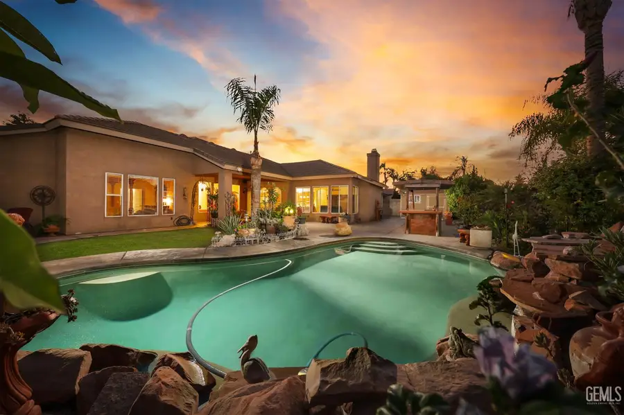 11100 EAGLE ROCK DRIVE, Bakersfield, CA 93312 - Image #2