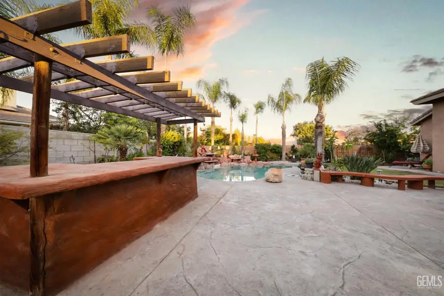 11100 EAGLE ROCK DRIVE, Bakersfield, CA 93312 - Image #3