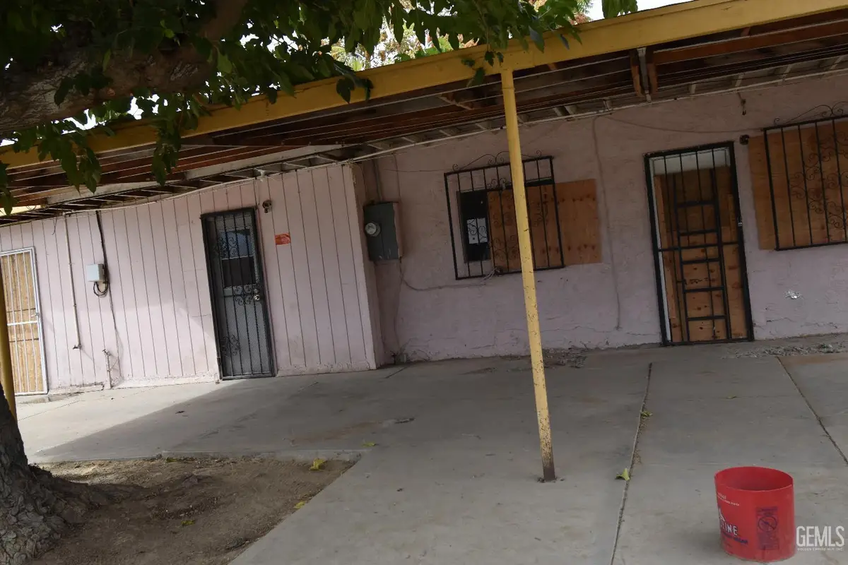 921 FELIZ DRIVE, Bakersfield, CA 93307 - Image #1