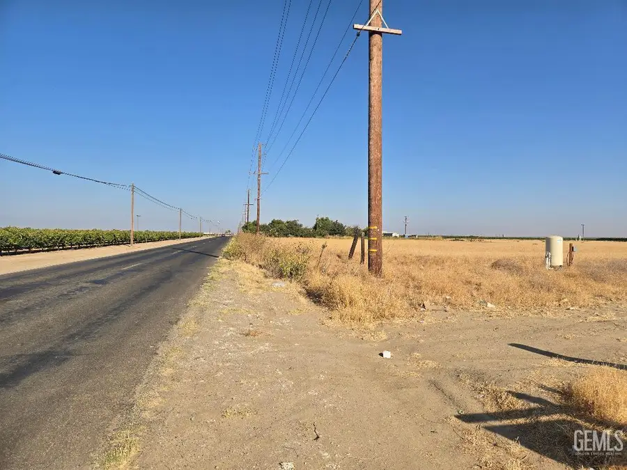 32775 CECIL AVENUE, Delano, CA 93215 - Image #2