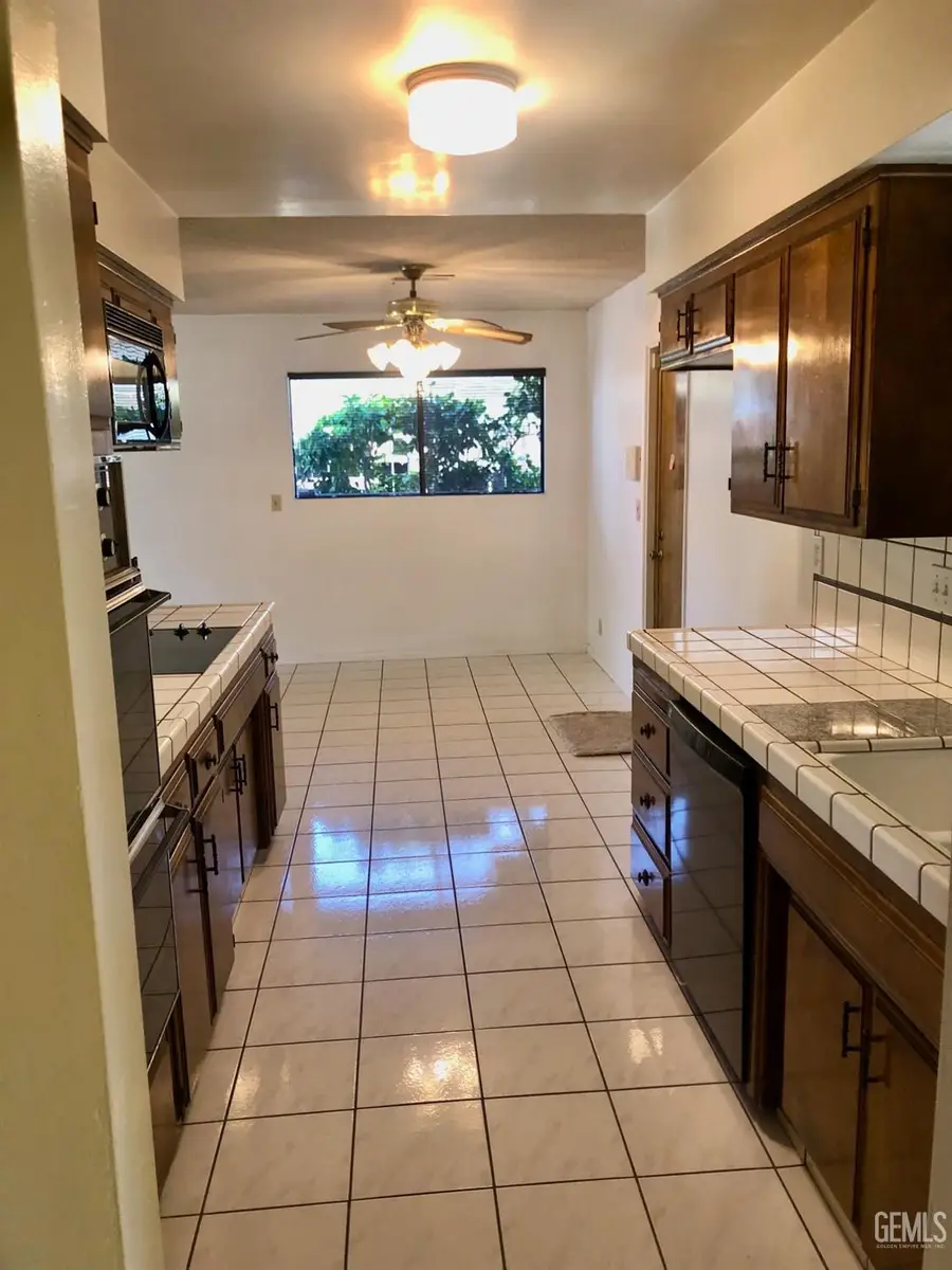 2550 SYCAMORE COURT, Wasco, CA 93280 - Image #3