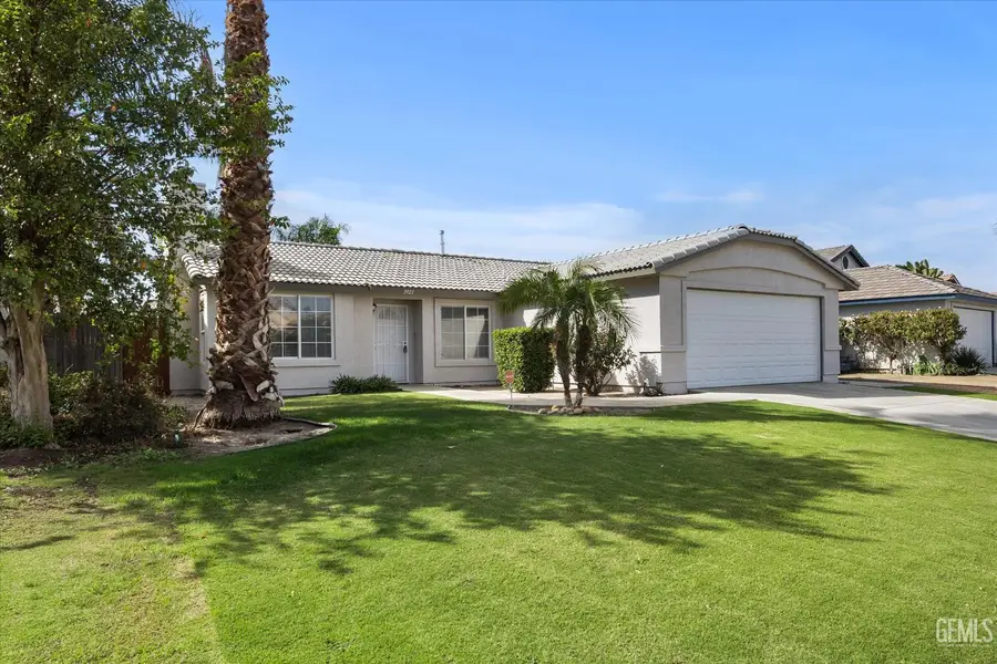3921 WHITE SANDS DRIVE, Bakersfield, CA 93313 - Image #3