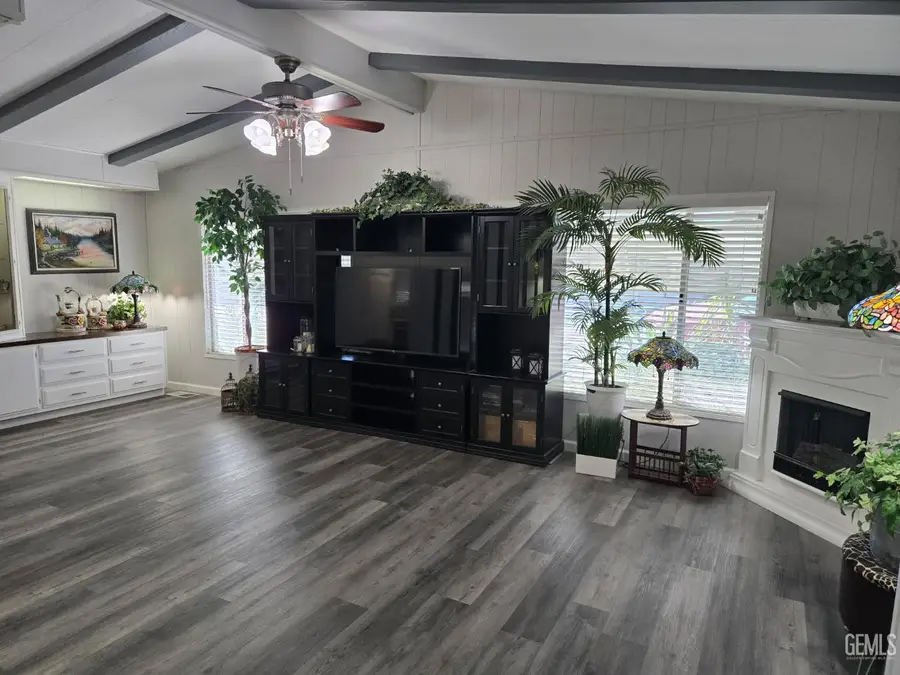 400 E ROBERTS LANE #95, Bakersfield, CA 93308 - Image #2