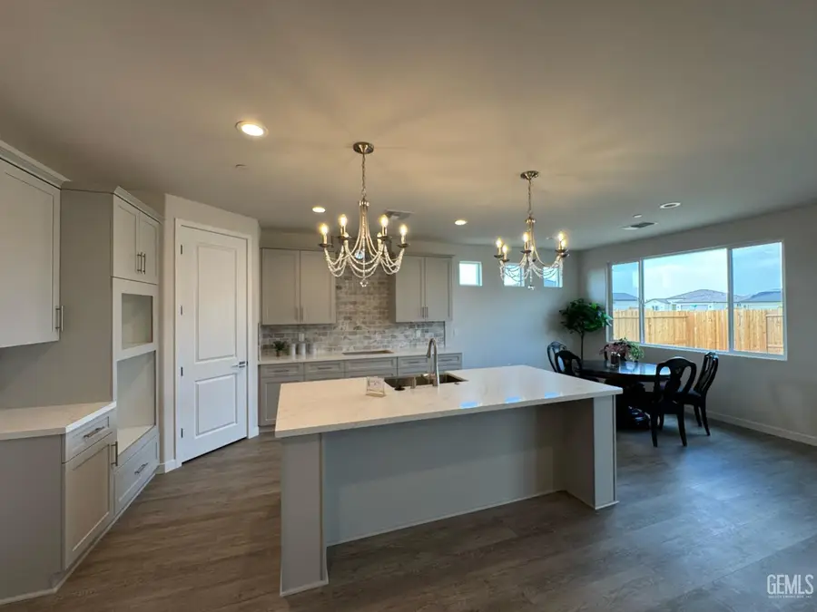 11116 ALCAZAR AVENUE, Bakersfield, CA 93311 - Image #3