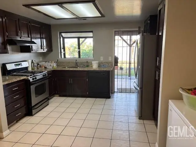 6708 FINCH WAY, Bakersfield, CA 93307 - Image #3