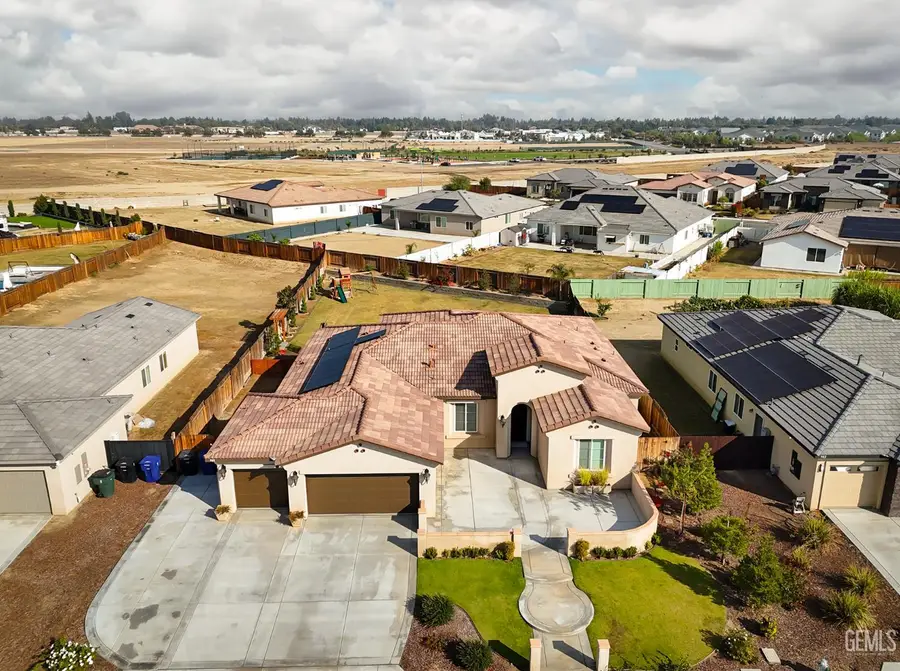 908 BROOKLINE LANE, Bakersfield, CA 93314 - Image #3