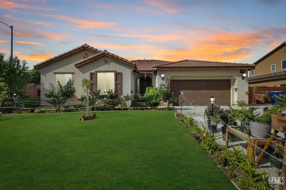 8505 MARBLE RIDGE WAY, Bakersfield, CA 93313 - Image #1