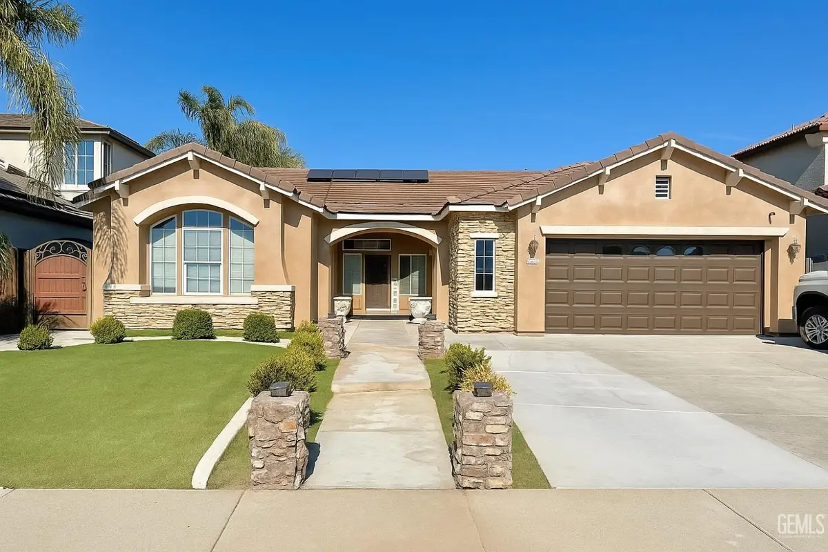 18 CLAUDIA AUTUMN DRIVE, Bakersfield, CA 93314 - Image #1