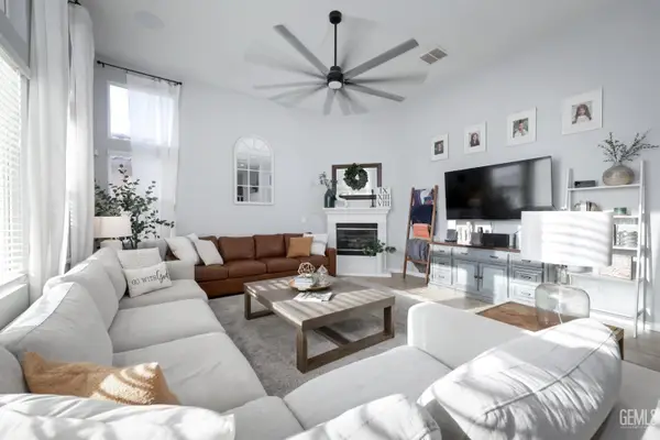 5604 SEGOVIA WAY, Bakersfield, CA 93306