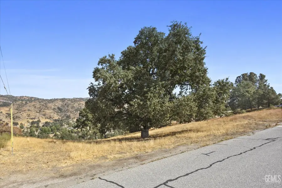 26981 OAKFLAT DRIVE, Tehachapi, CA 93561 - Image #3