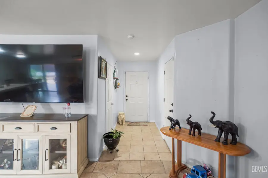 5407 RED WHEAT AVENUE, Bakersfield, CA 93313 - Image #3