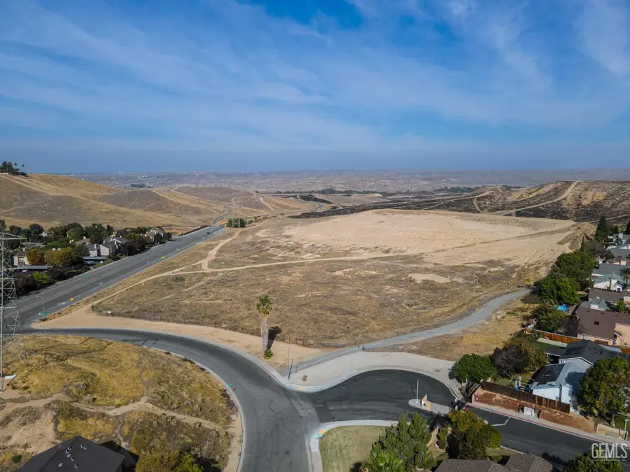 6215 FAIRFAX ROAD, Bakersfield, CA 93307 - Image #3