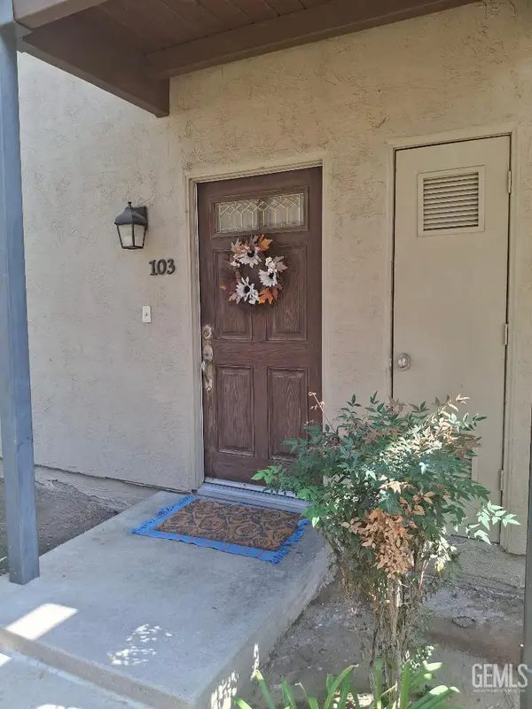 3700 Q STREET, Bakersfield, CA 93301