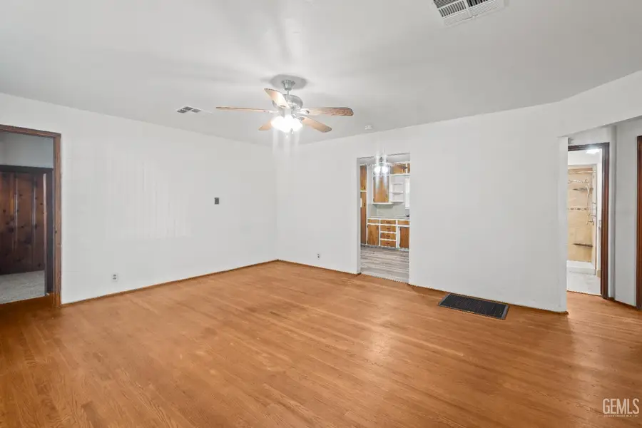 627 HOOD DRIVE, Bakersfield, CA 93308 - Image #3