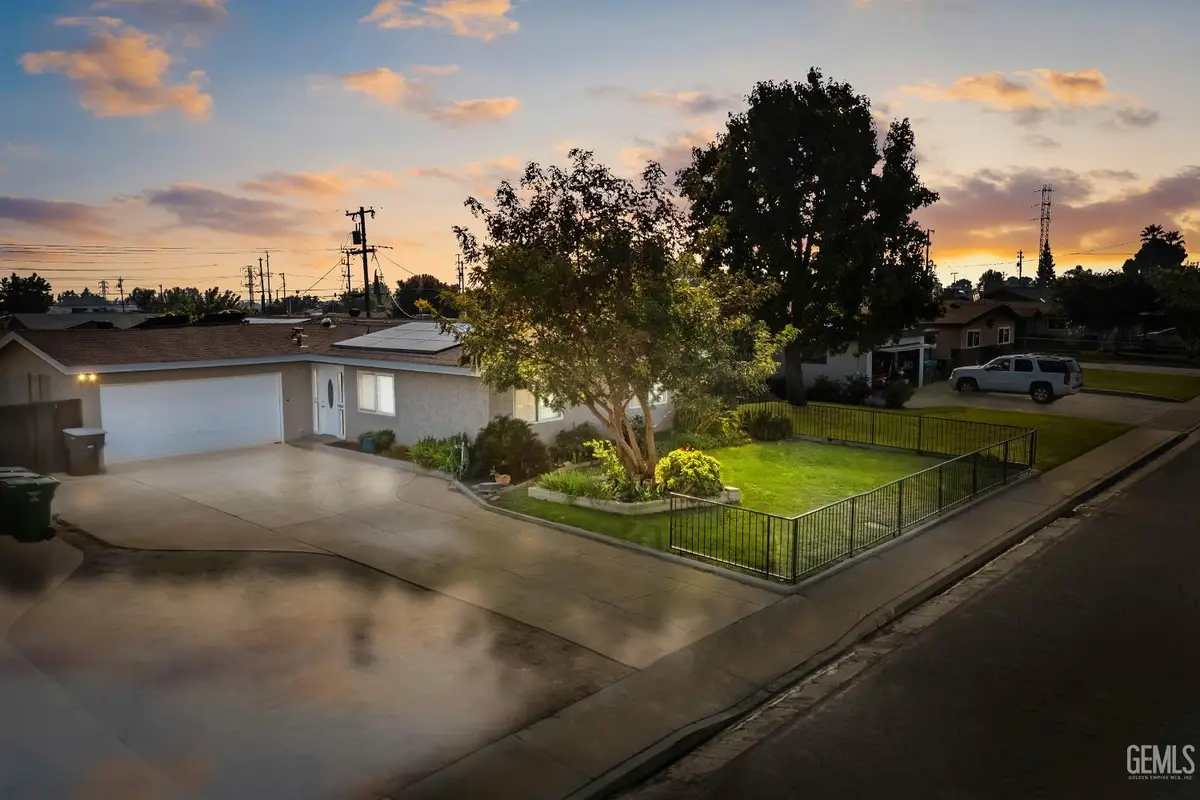 921 ALANDALE AVENUE, Bakersfield, CA 93308 - #1