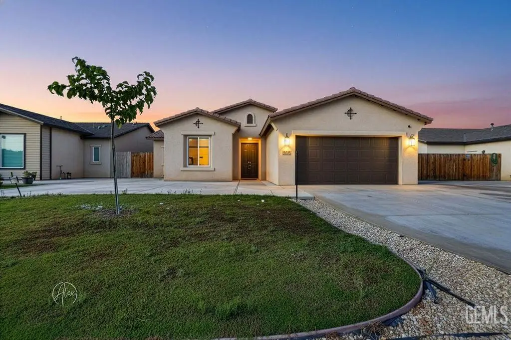 7904 BRISTOL SPRING AVENUE, Bakersfield, CA 93313 - Image #1