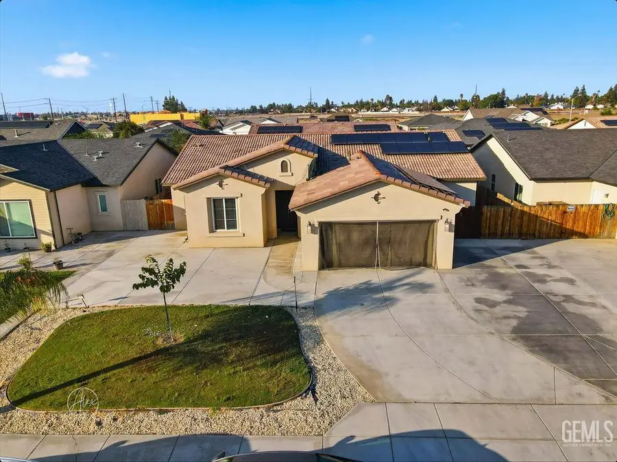 7904 BRISTOL SPRING AVENUE, Bakersfield, CA 93313 - Image #2