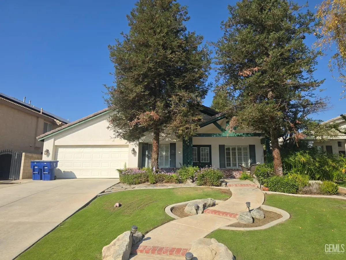 10220 HEATHER VALLEY DRIVE, Bakersfield, CA 93312 - Image #1
