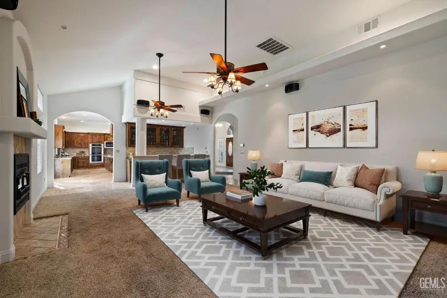 2112 BRANCH CREEK STREET, Bakersfield, CA 93312 - Image #2