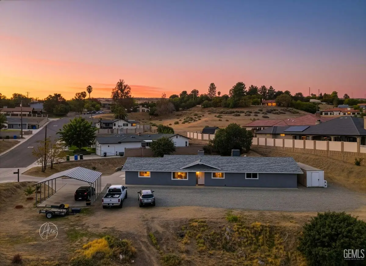 517 GRANT TERRACE, Taft, CA 93268 - Image #1