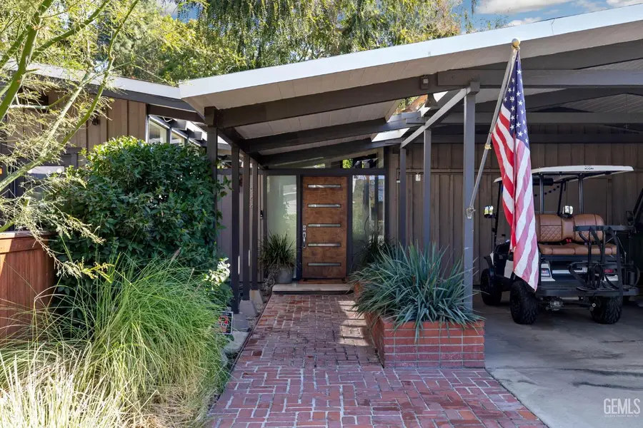 944 FAIRWAY DRIVE, Bakersfield, CA 93309 - Image #3