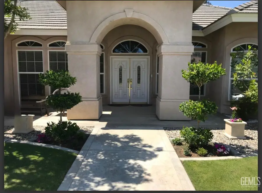 1933 KELLIE MARIE STREET, Bakersfield, CA 93314 - Image #2