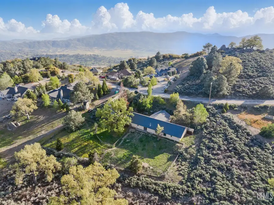 24980 SUNSET WAY, Tehachapi, CA 93561 - Image #3