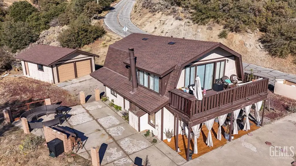 25001 PARAMOUNT DRIVE, Tehachapi, CA 93561 - Image #1
