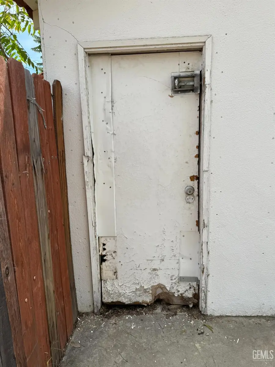 206 PACIFIC AVENUE, Bakersfield, CA 93305 - Image #2