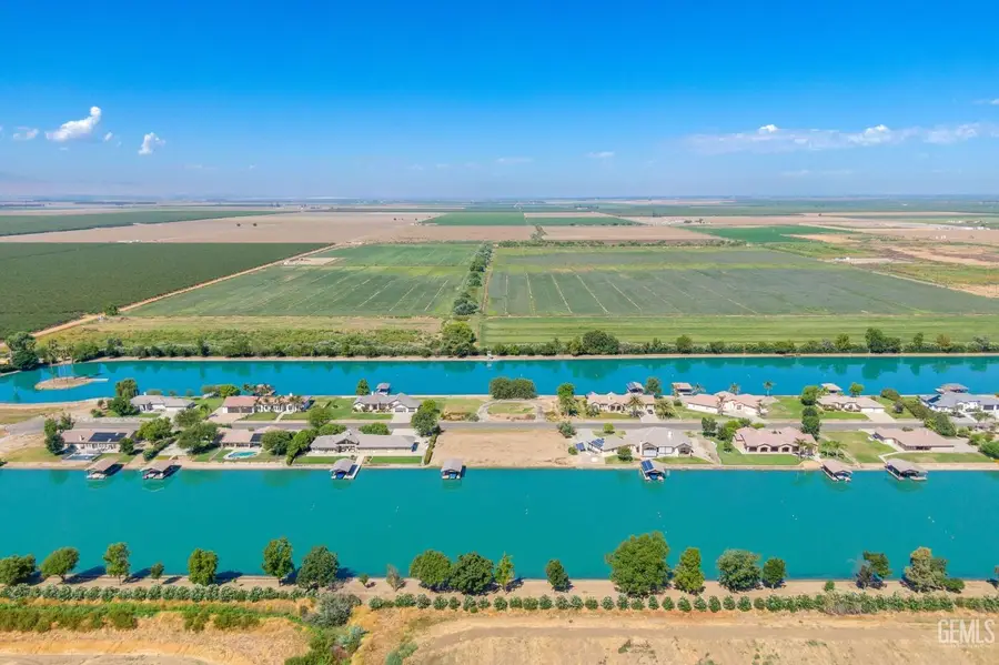 3700 BLUE LOOP LANE, Arvin, CA 93203 - Image #2