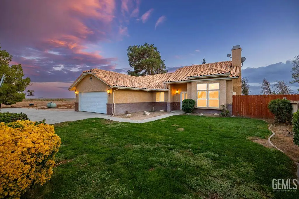 6818 W AVENUE A2, Lancaster, CA 93536 - #1