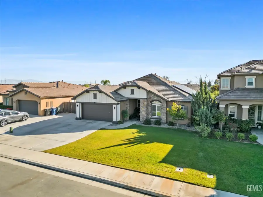 9121 BOLERO AVENUE, Bakersfield, CA 93312 - Image #3