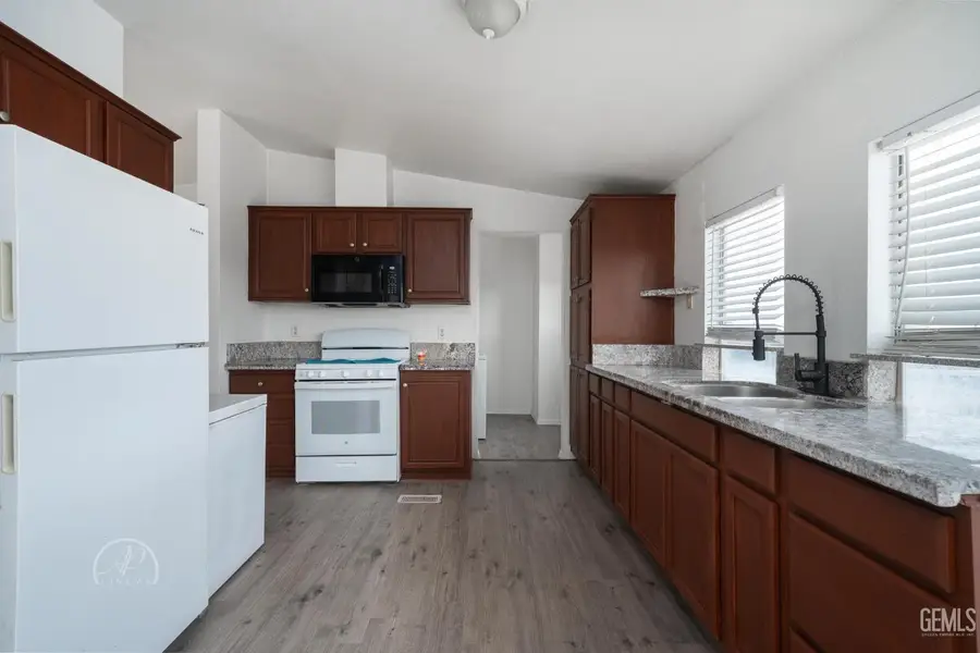 124 ROOSEVELT PLACE, Taft, CA 93268 - Image #2