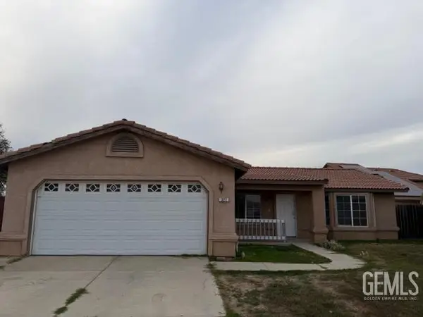 321 CALLE PINUELAS, Delano, CA 93215