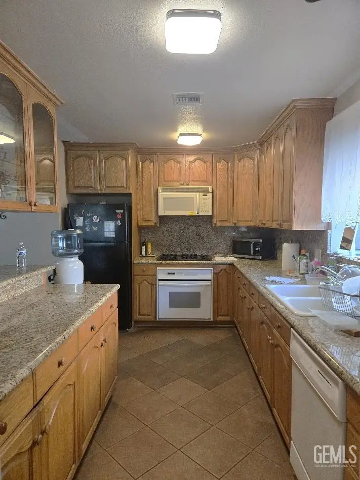 9370 DORRINGTON PLACE, San Fernando Valley, CA 91331 - Image #3