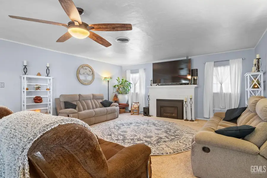 3010 ELMWOOD AVENUE, Bakersfield, CA 93305 - Image #2