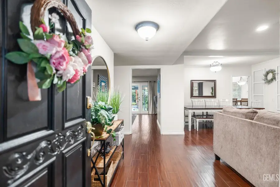 1811 COUNTRY CLUB DRIVE, Bakersfield, CA 93306 - Image #2