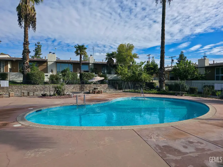 3901 UNION AVENUE #18, Bakersfield, CA 93305 - Image #2